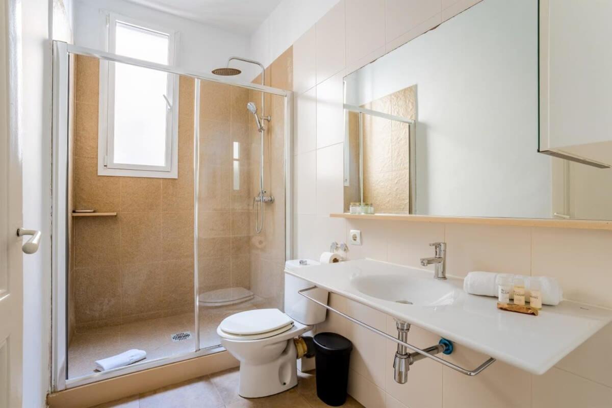 Gran Via Historic Catalan 4bd Only For Families Or Business Groups * Barcelone